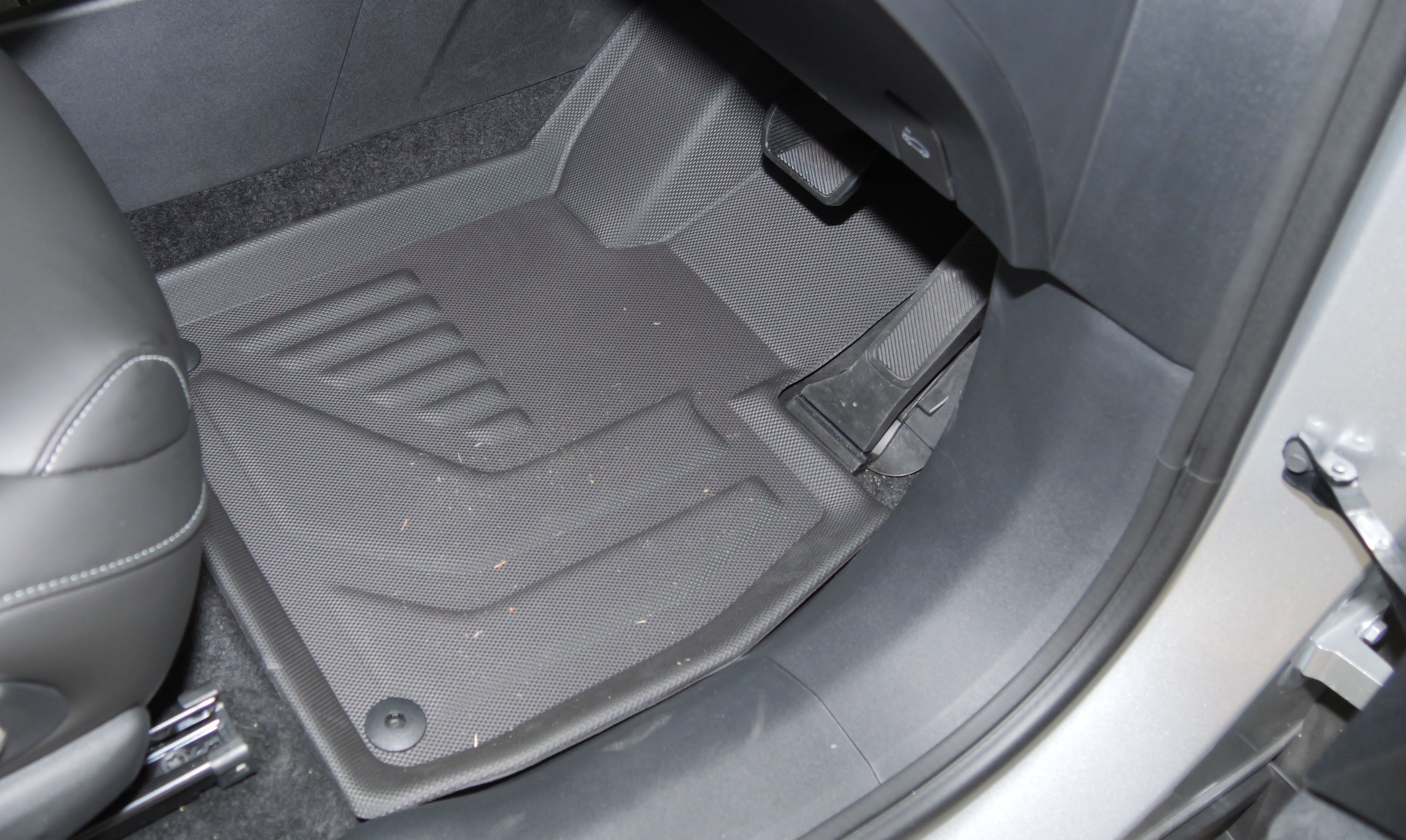 Floor mats for Xpeng G6 - RHD