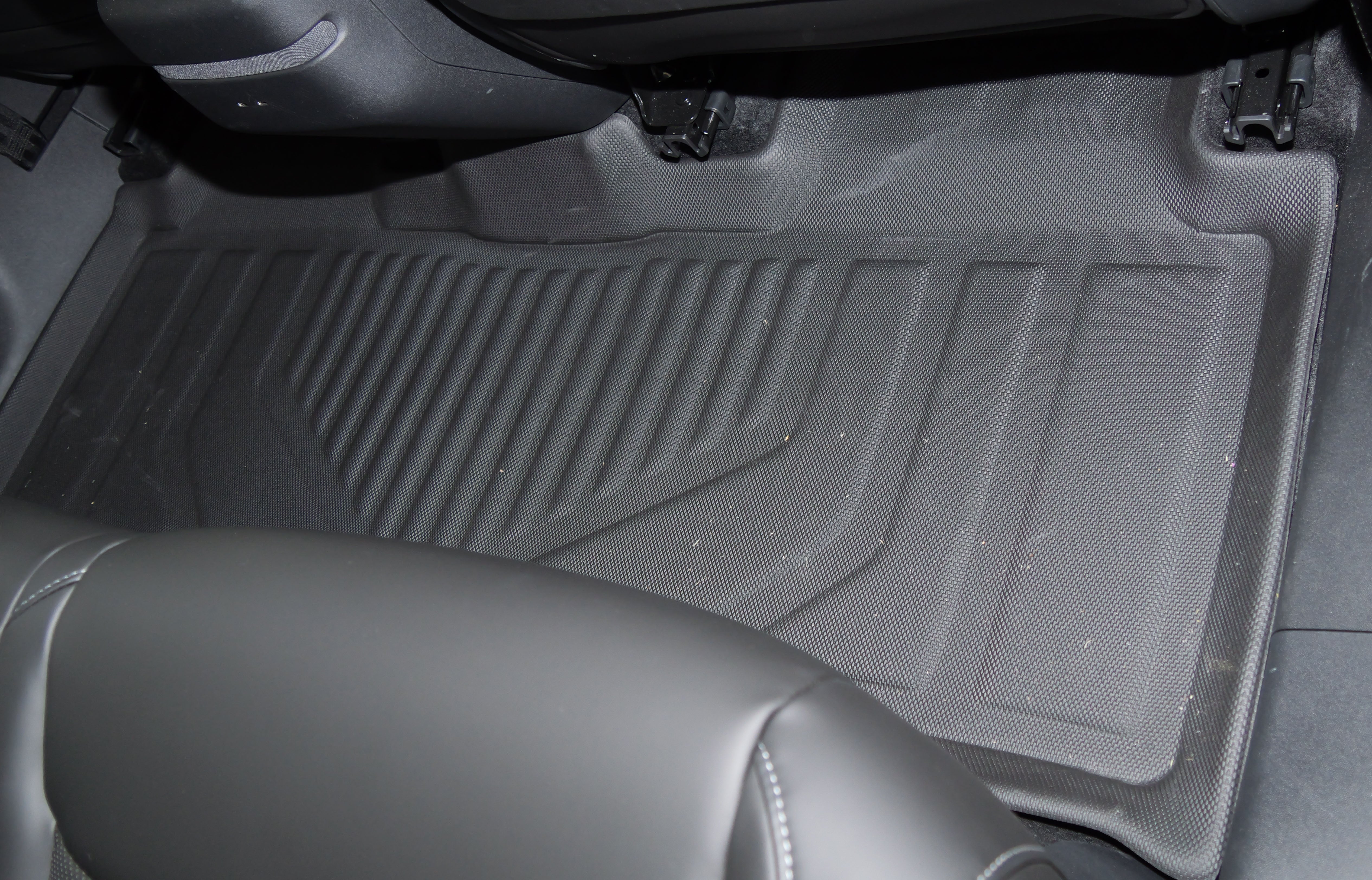Floor mats for Xpeng G6 - RHD