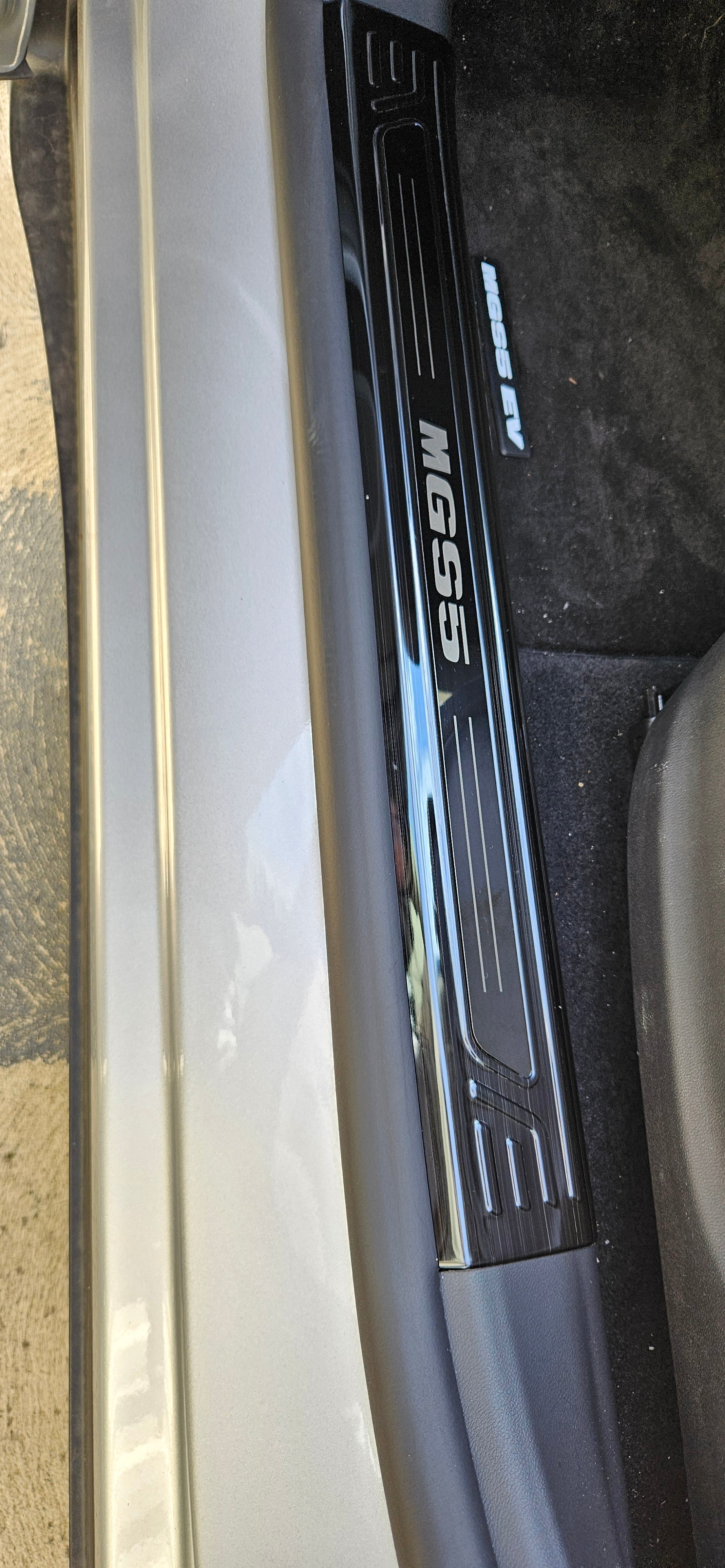 MG S5 Door Sill Stainless Steel Guard – Anti-Scratch & Anti-Slip Protection
