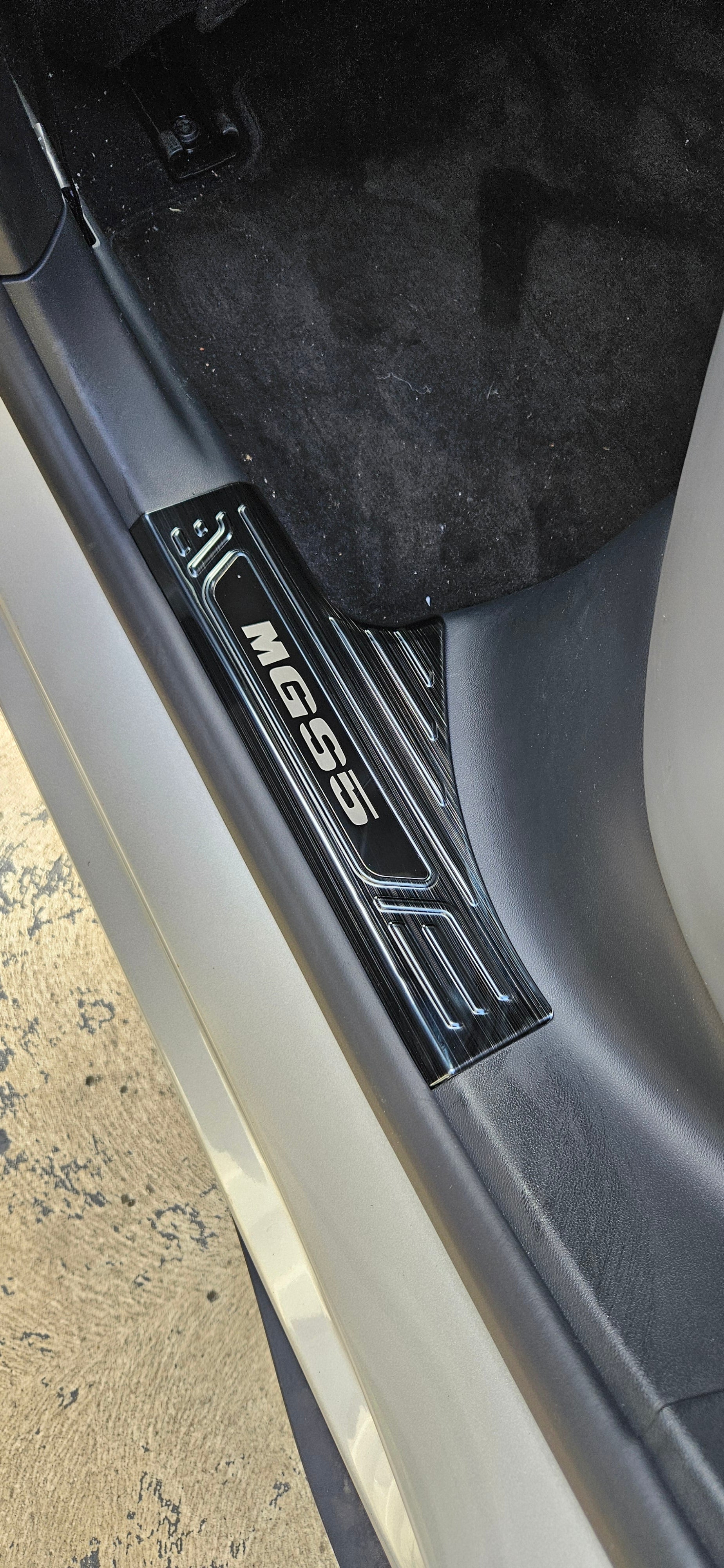 MG S5 Door Sill Stainless Steel Guard – Anti-Scratch & Anti-Slip Protection
